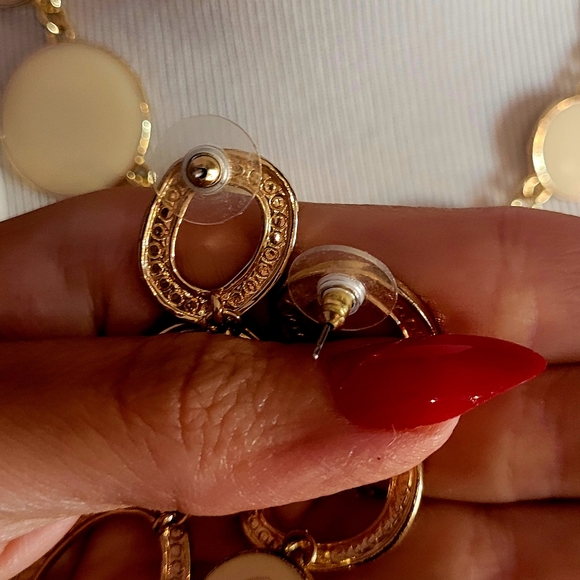 Charming Charlie set of 2 Necklaces and 1 pair of earrings ✨️ - Picture 4 of 6